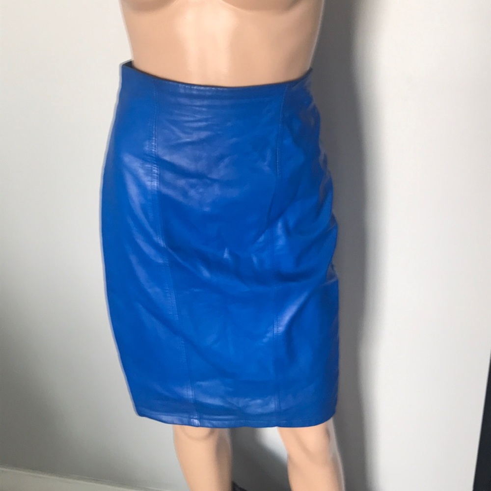 Real leather. Right blue skirt leather XS